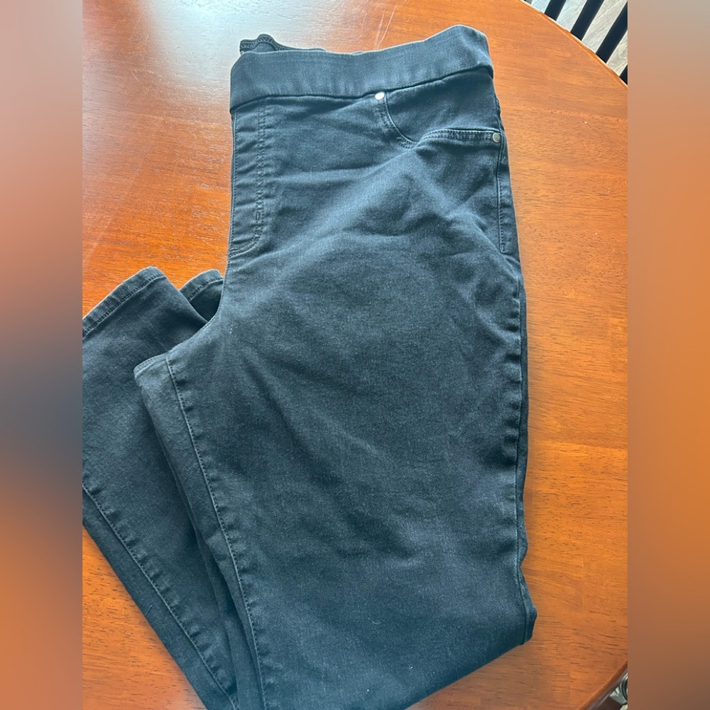 Kim Rogers BlackPull On  Comfortable and Stylish